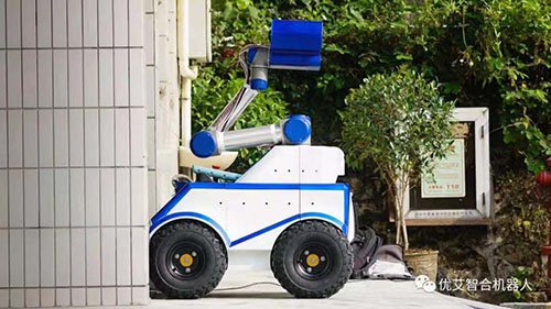 China's First Intelligent Inspection and Quarantine Robot Officially Launches at Shenzhen Wenjindu Port